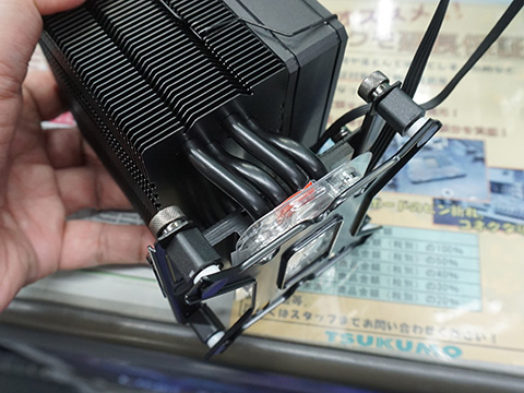 高さ123mmの真っ黒なCPUクーラー「FROZN-A400-BLACK」がID