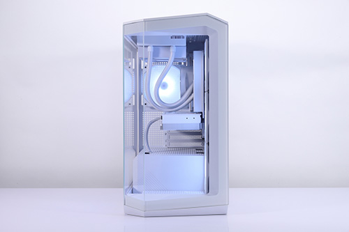 MSIのピラーレスケースで究極の裏配線、美しいゲーミングPC「STORM 幻