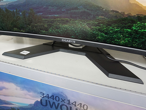 3,440×1,440ドットの34インチ曲面モニター「G34WQC」がGIGABYTE