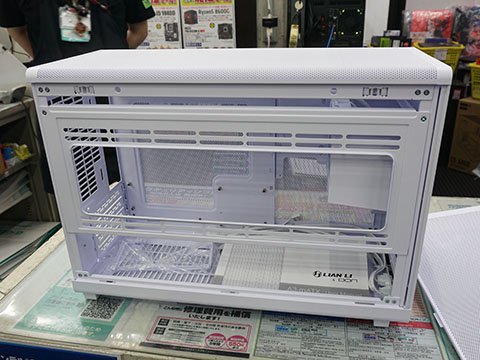 LIANLI a3-matx PCケース　白【最終値下げ】 Amazon | LIANLI コンパクトPCケース A3-mATX White 容量26.3