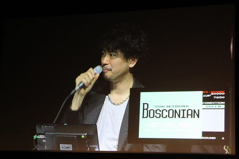 『ボスコニアン』のBGMに関して解説する古代氏と、『アフターバーナー』の思い出を語る大橋氏。