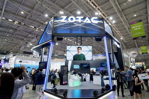 PCポータブル ZOTACからRyzen 7 8840U搭載のポータブルゲーミングPC登場