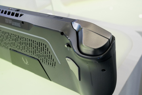 ZOTACからRyzen 7 8840U搭載のポータブルゲーミングPC登場