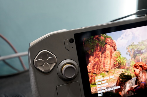 ZOTACからRyzen 7 8840U搭載のポータブルゲーミングPC登場