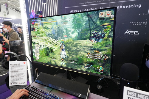 MSI ディスプレイ本体 ゲーミングモニター MSI、ホワイトの31.5型4K有機ELゲーミングモニター「MPG 321URXW QD