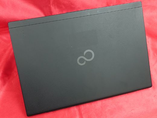 富士通の軽量13.3インチノート「LIFEBOOK U939/B」が29,800円！第8世代