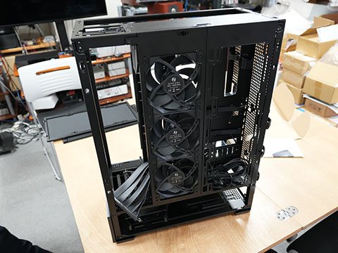 前面にGPUを搭載できるコンパクトタワーケース「SUP-01」がLian Liから