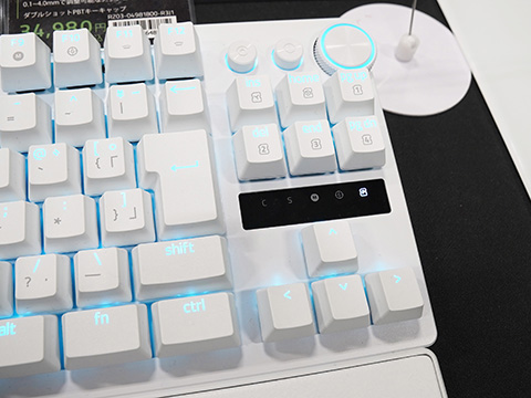 ラピッドトリガー対応の「Razer Huntsman V3 Pro Tenkeyless」に白色