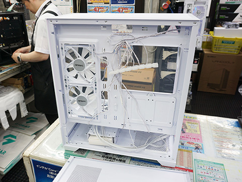 Antecの安価なピラーレスPCケース「CX700 RGB ELITE」が発売、RGB