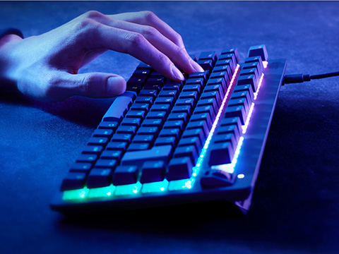 ラピッドトリガー対応の75%ゲーミングキーボード「VK720A」が発売