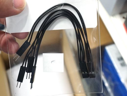 12VHPWRのL字変換コネクタなど、PC自作に役立つアクセサリー