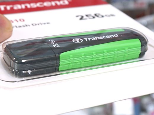 耐衝撃ラバー筐体のUSBメモリ「JetFlash 810」がTranscendから - AKIBA