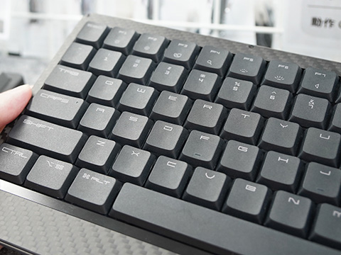 超薄型メカニカルキーボード「Lofree Edge」、遊舎工房で予約