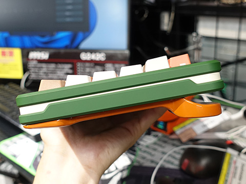 ラピットトリガー対応のゲーミングキーボード「OASIS 75」が発売、キー