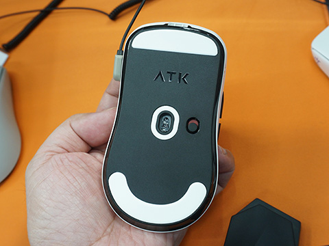約38gの超軽量ワイヤレスゲーミングマウス「ATK BLAZING SKY F1