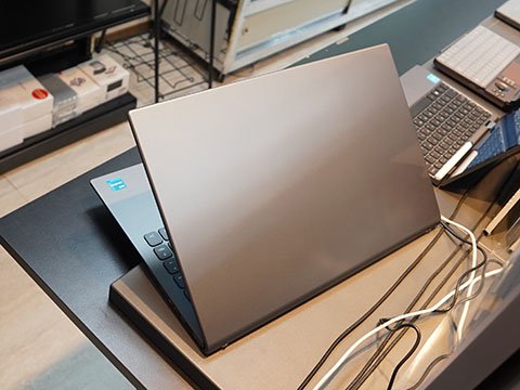 安価な15.6インチノートPC「TENKU Comfortbook 15」が登場
