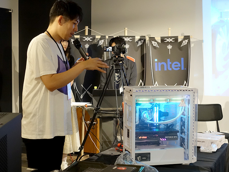 清水氏はケース内のファンハブ電源の結線漏れで惜しくも未完成に