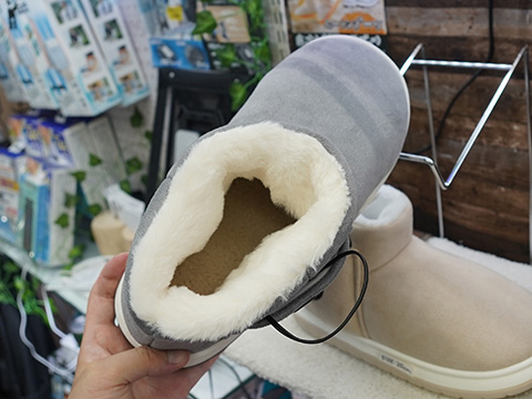 ヒーター内蔵のブーツ「あったかムートンブーツ」がサンコーから