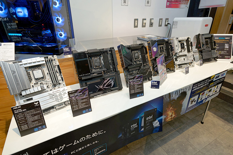会場には各社Z890搭載マザーボードの展示も