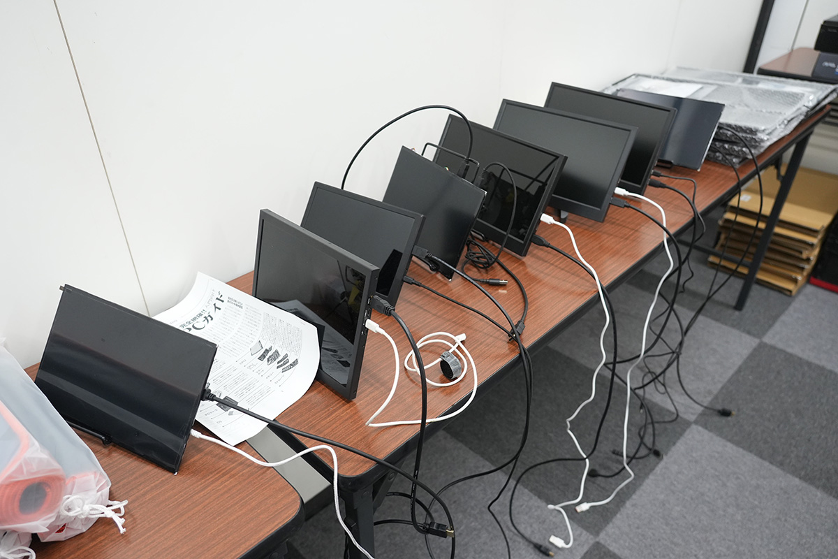各PCメーカーからの貸し出し機材。多くのメーカーがイベントに協力していました。