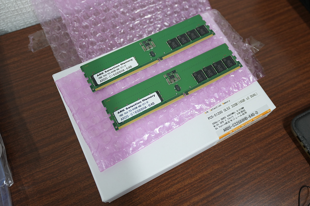 アークのショップブランドメモリとして販売されているHynix純正のCUDIMM。