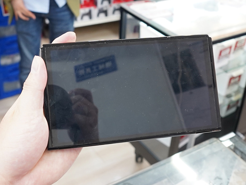 任天堂の家庭用ゲーム機「Nintendo Switch」の有機ELモデルのジャンク品セール