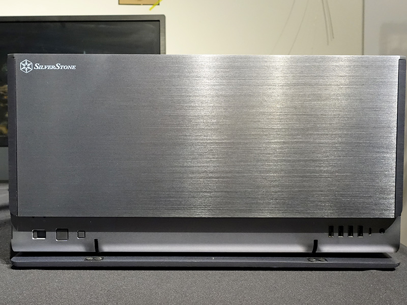 デモ機は協賛メーカーのASRockパーツを搭載