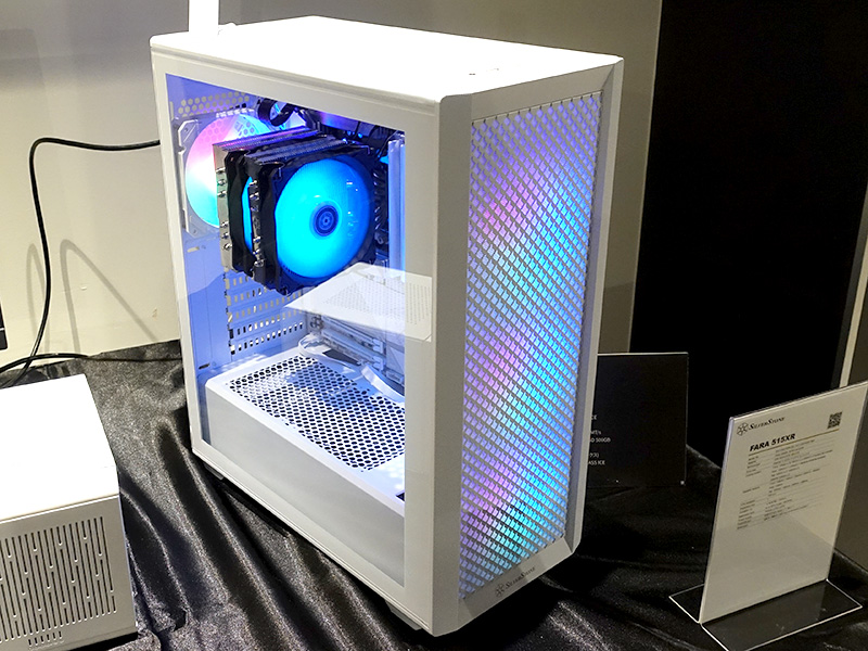 GIGABYTEパーツを搭載した「FARA 515XR」展示