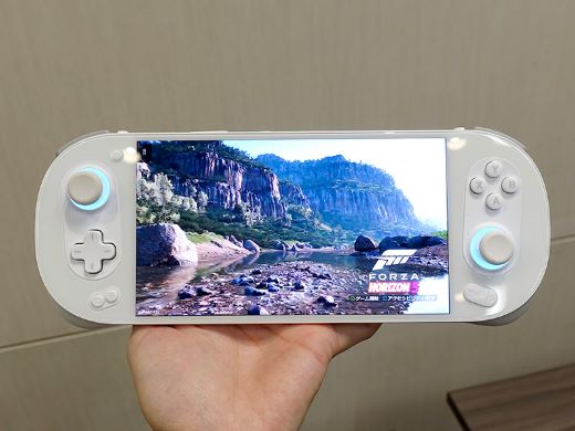 高速有機ELディスプレイ搭載になった7インチAndroidゲーム機「AYANEO