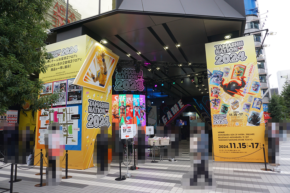 ベルサール秋葉原ではアニメ・ゲームや特撮、洋画などのフィギュアを展示