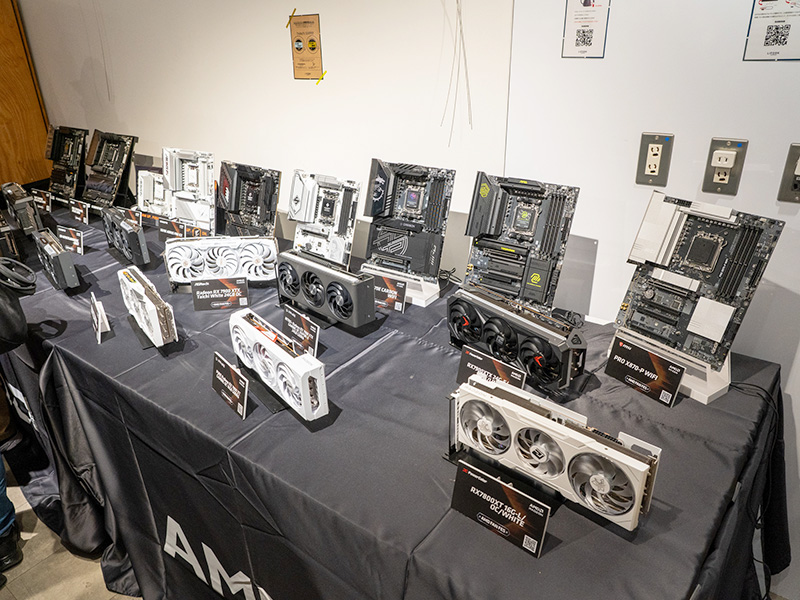 参加メーカーとRadeon製品サプライヤーの製品展示