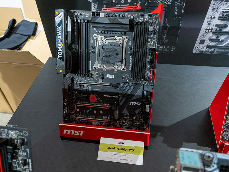 X99A TOMAHAWK