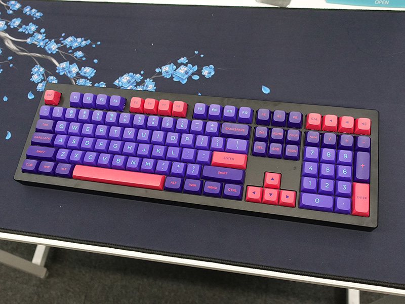 <a href="https://akiba-pc.watch.impress.co.jp/docs/news/news/1528437.html" class="deliver_inner_content i">フルキーボード自作キット「Akko MonsGeek QMK M5」</a>