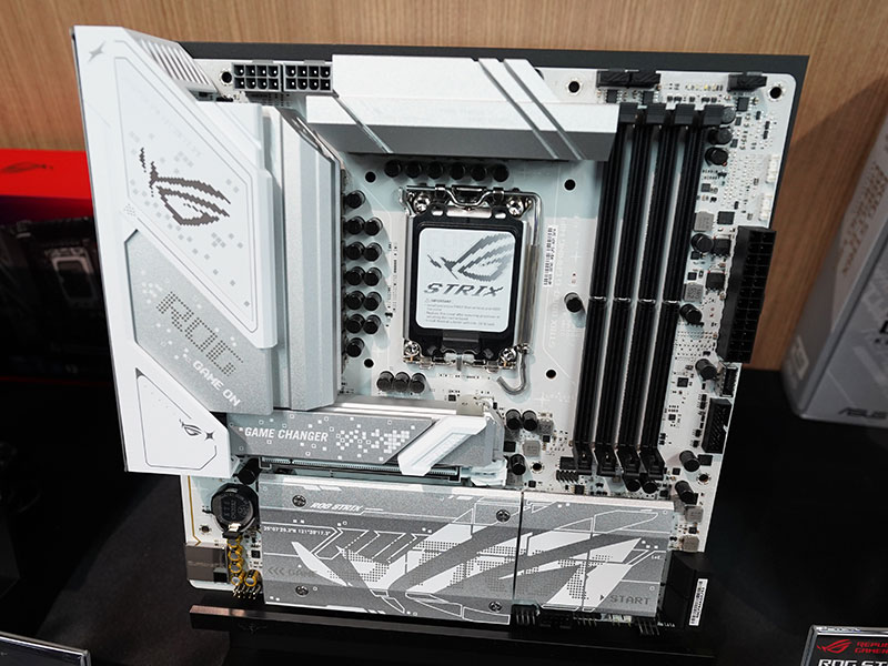 「ROG STRIX B860-G GAMING WIFI」