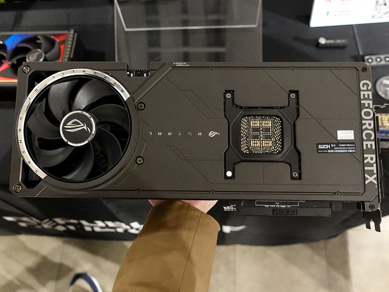 600Wフルロード時でもコア温度を71℃に抑える冷却性能