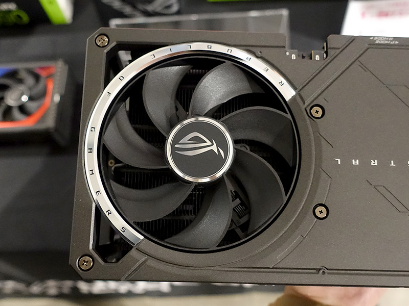 600Wフルロード時でもコア温度を71℃に抑える冷却性能