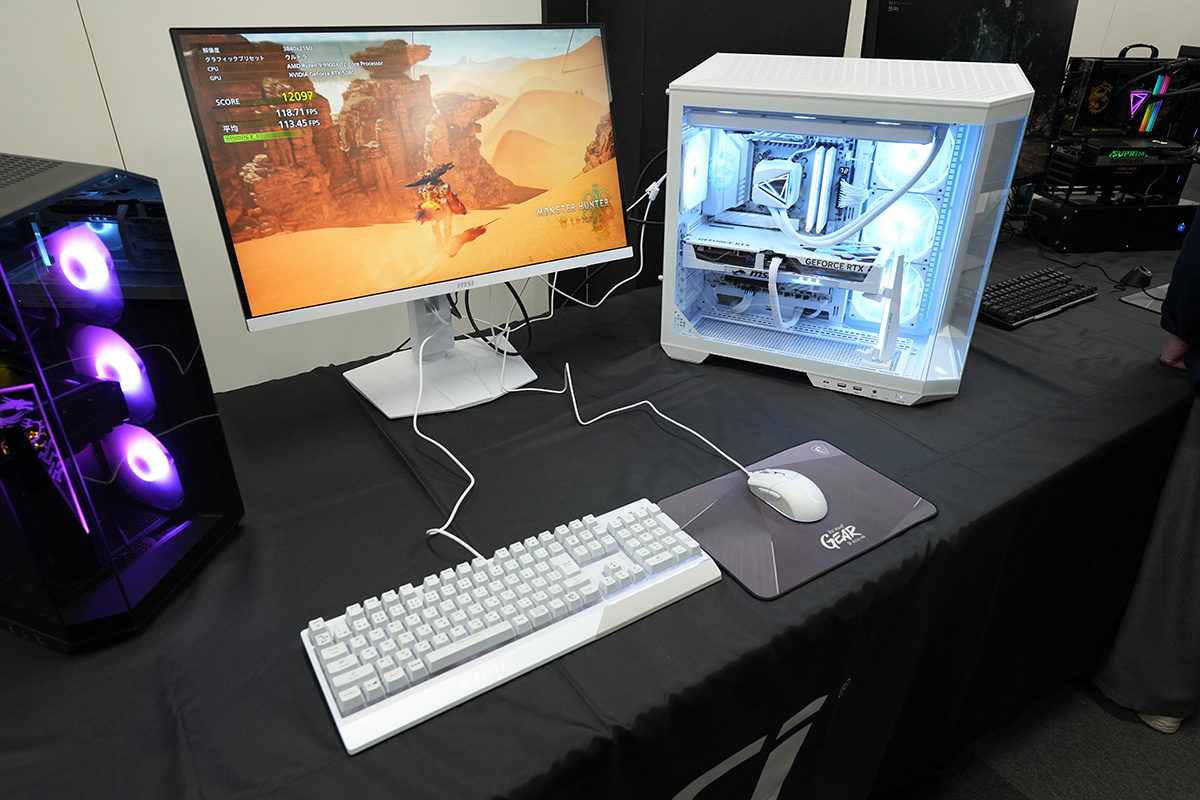 ゲーミングモニターや入力デバイスも含め、MSIの製品で白一式の環境を整えることが可能