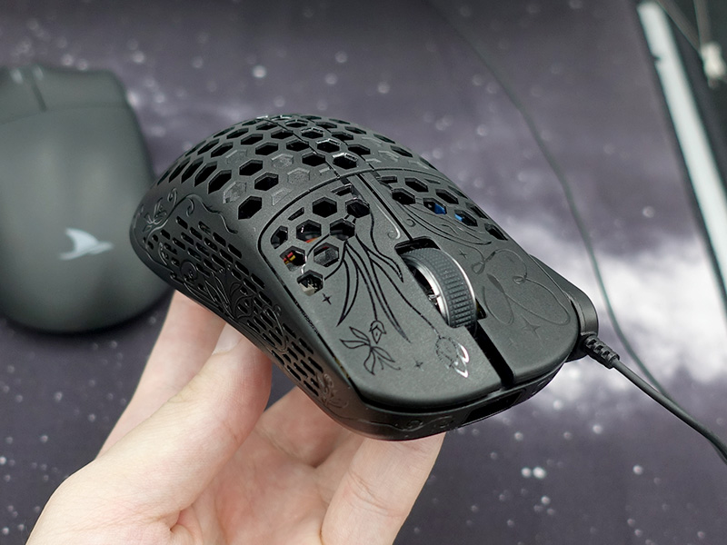 UNIUS Black Lotus