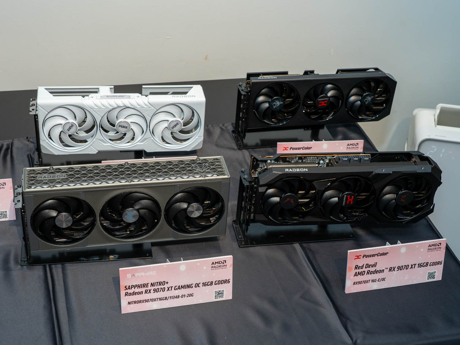 SapphireとPowerColorの製品