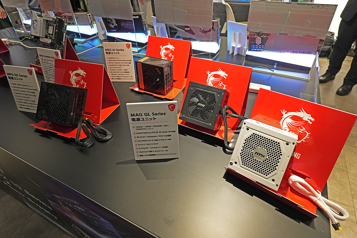電源の主要モデルを展示