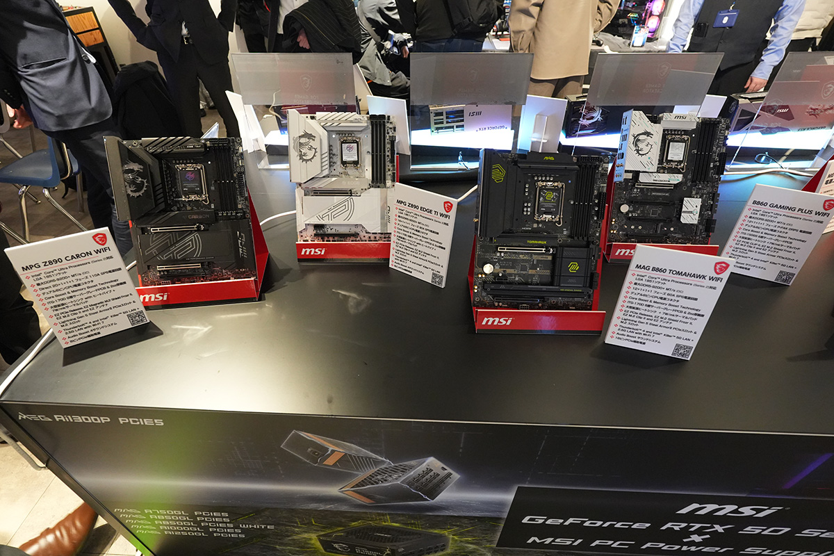 マザーボードも主要モデルを展示