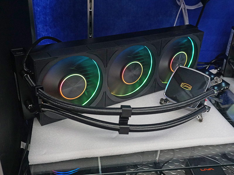 液晶パネルを外した状態