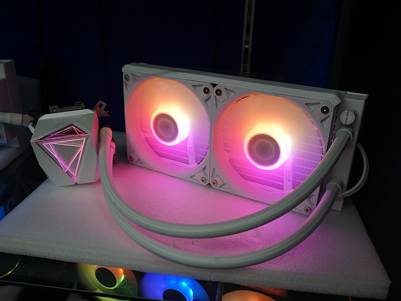 「MAG CORELIQUID I240 WHITE」