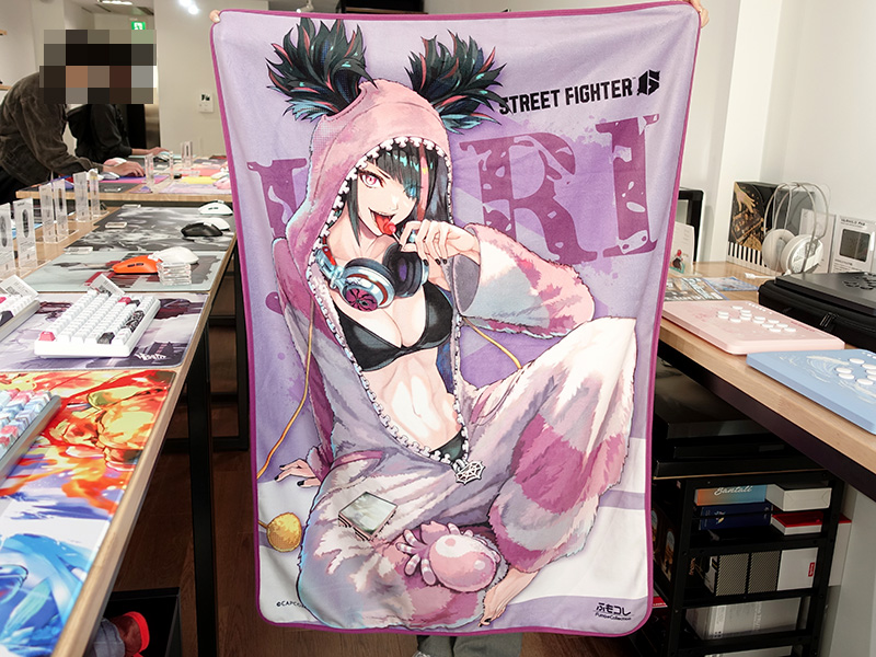 ふもコレ × STREET FIGHTER 6 ブランケット ジュリ ⒸCAPCOM All rights reserved