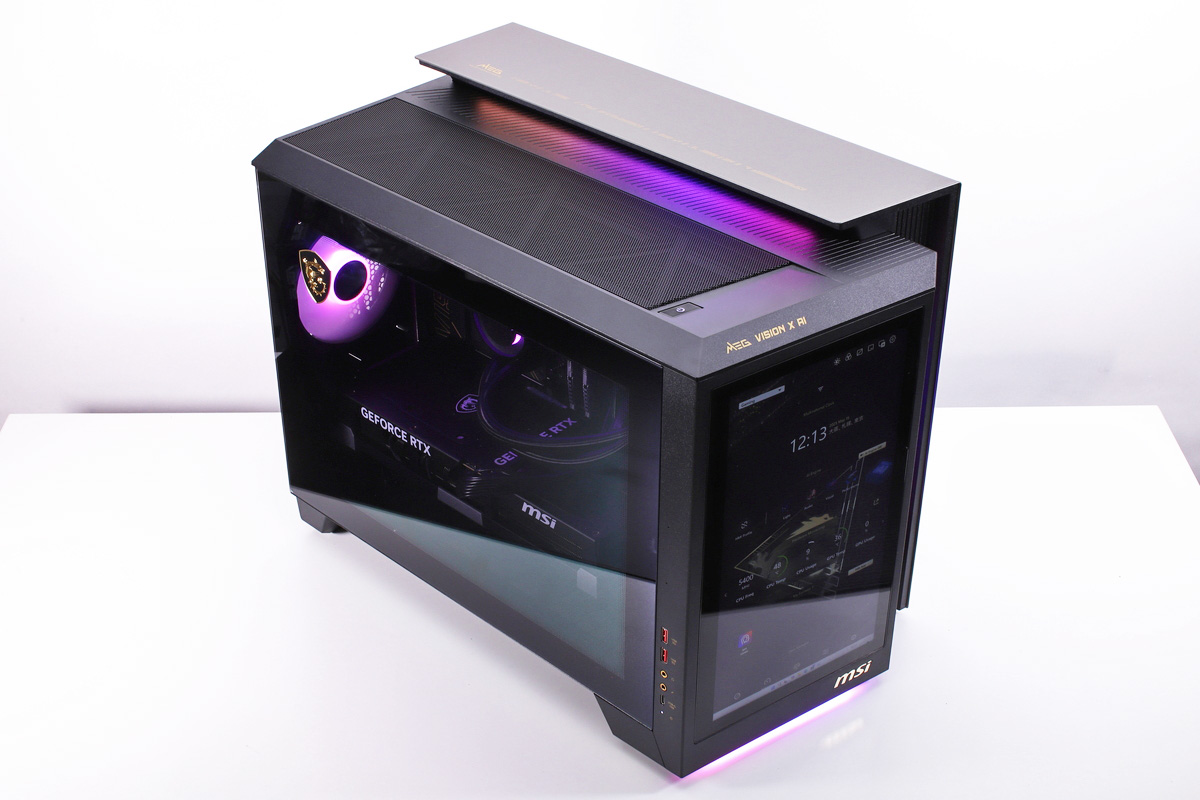 MEG Vision X AI 2NVZ9-014JP。フロントパネルに液晶モニターを備えるオリジナル筐体に高性能パーツを組み込んだウルトラハイエンドPC