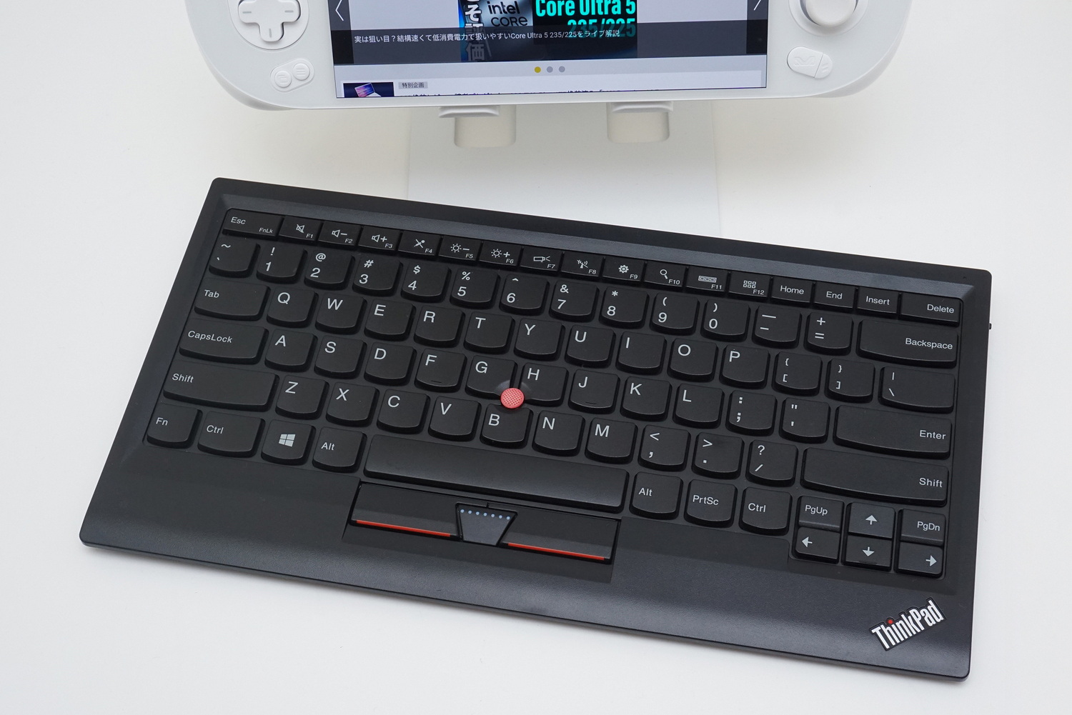 キーボードは使い慣れたThinkPadのキー配列で利用できるLenovoの「トラックポイントキーボードII」にしよう