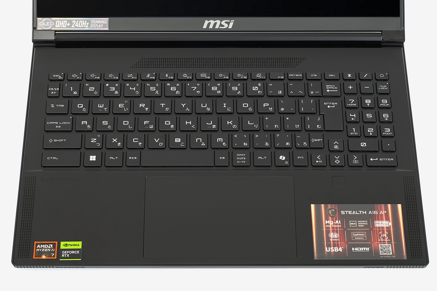 キーボードは日本語配列だ。テンキーも付属しているためビジネス用途にも対応しやすい