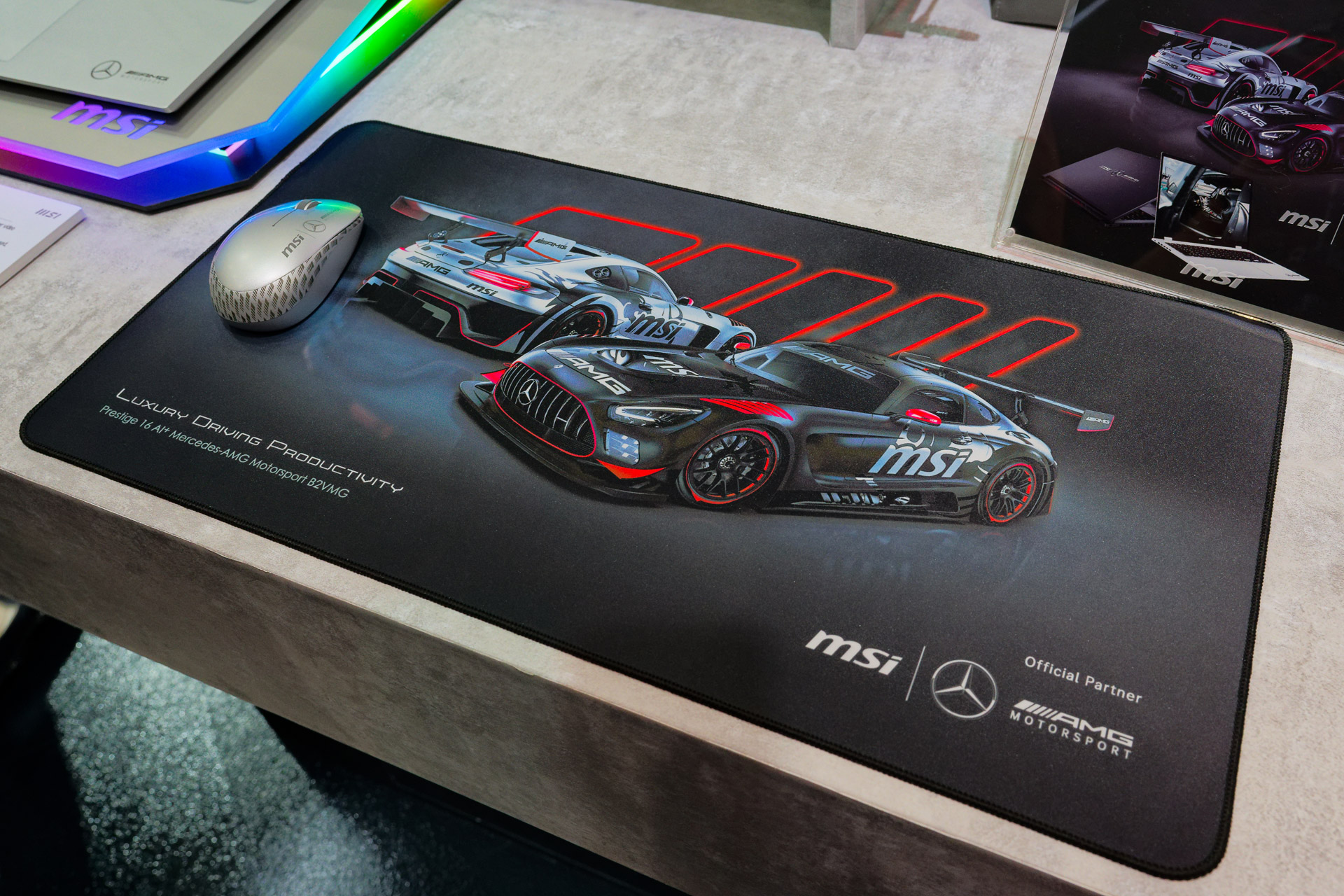 専用デザインのマウスパッド