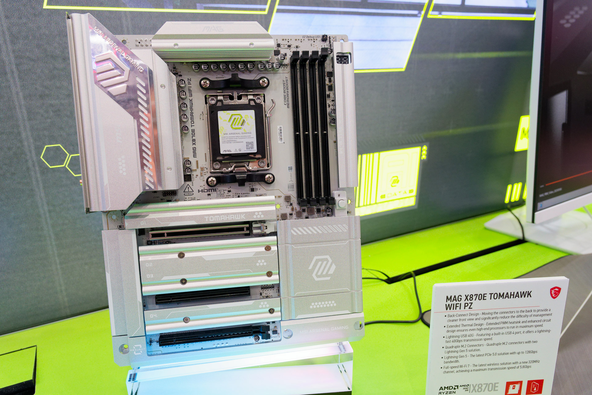 「MAG X870E TOMAHAWK WIFI PZ」