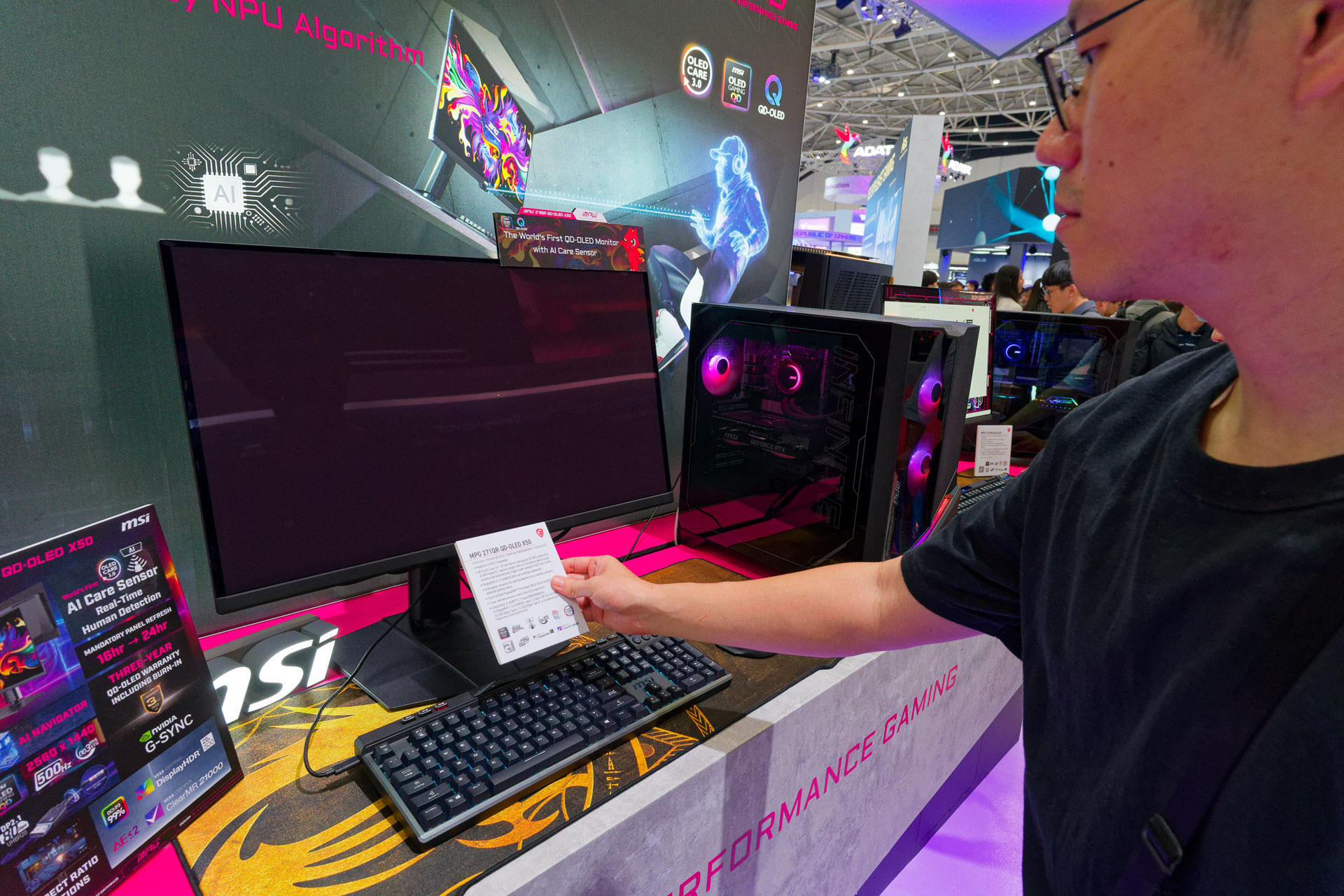 センサーを隠す（人が検出できなくなる）とすぐに画面がオフ